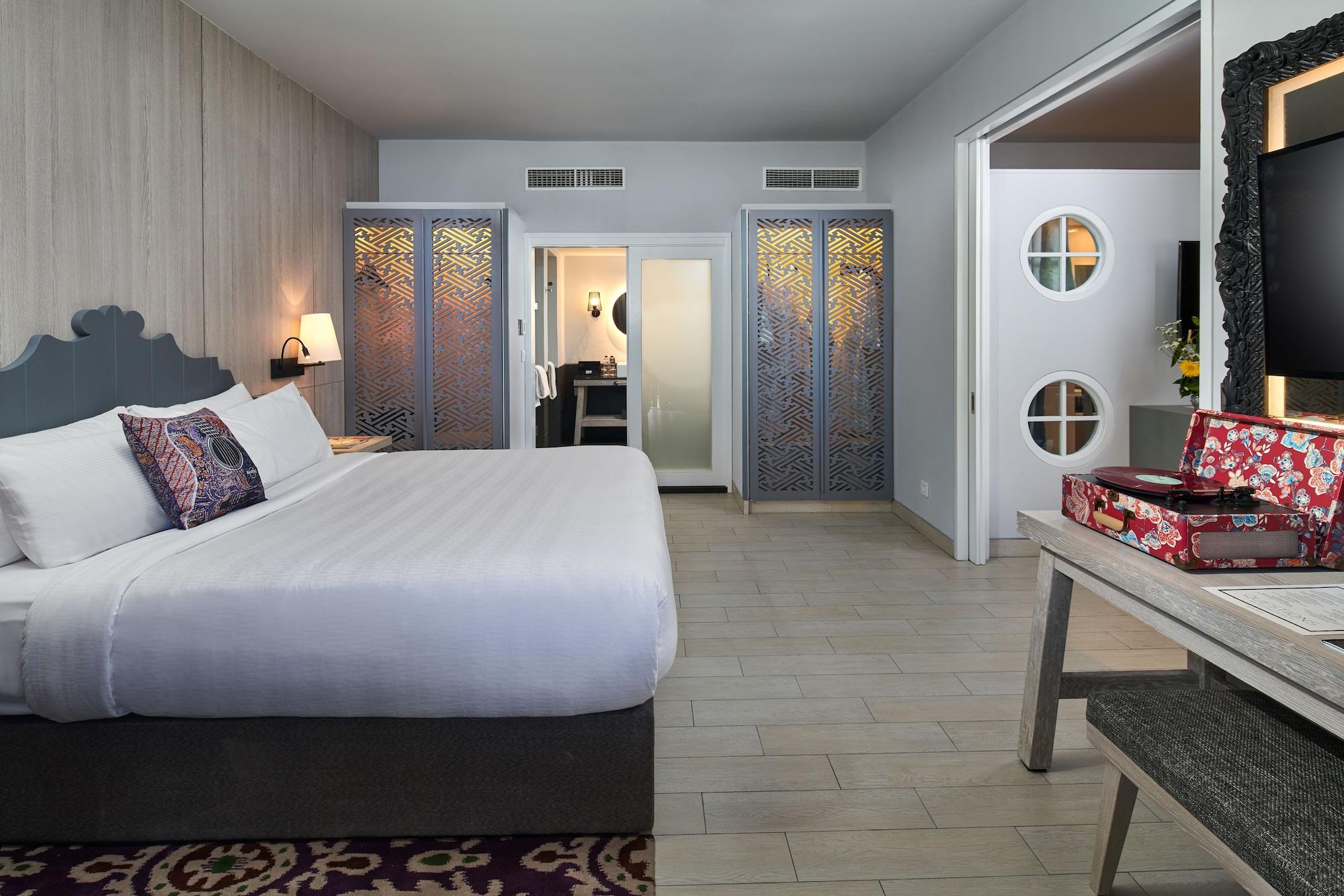 Hard Rock Hotel Bali Kuta Lombok Esterno foto A suite at the hotel