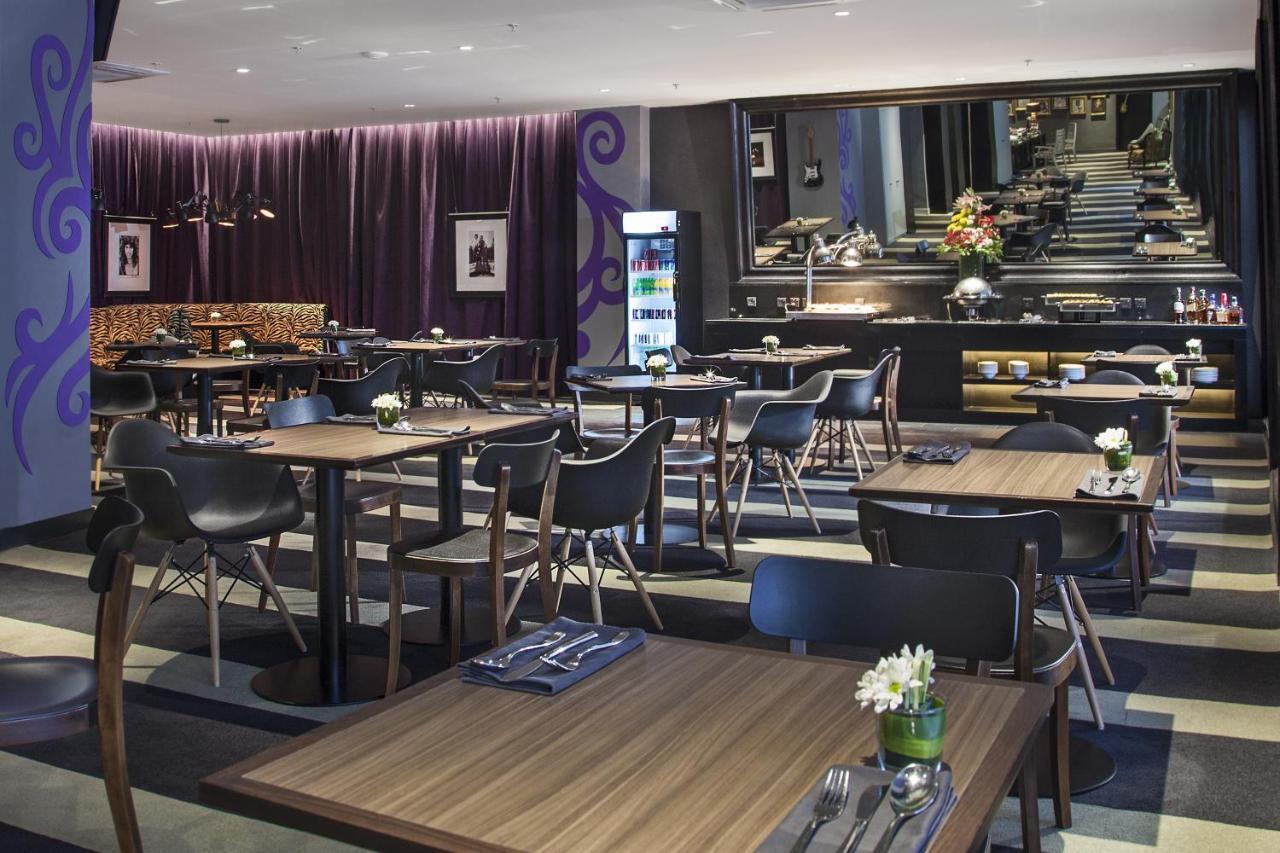 Hard Rock Hotel Bali Kuta Lombok Esterno foto The interior of the lounge